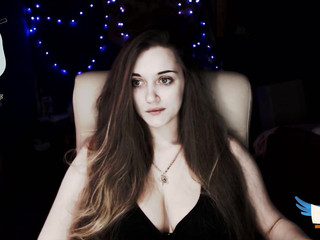 ps4pro  play with clit, while somebody tips her