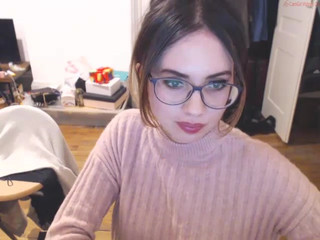 love_dont_be_shy  rubs her damp pussycat webcam show