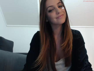 rebbecasnowshoe  gets cummed inside pussy