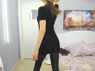 evelyn_ross  Wet pussy wants sex