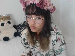 penelopesweetheart  make really good webcam show