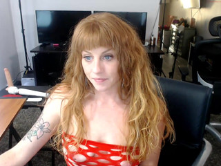 petitegoddess  Gets Cumshot