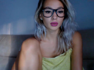 laramarilynsweet  show 1th of May