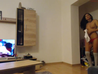 pervgf  Fucks her finger