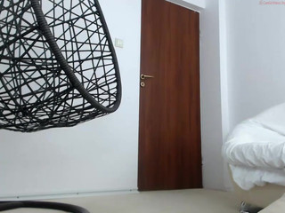 danny_elle  Fucks her pussy for tokens