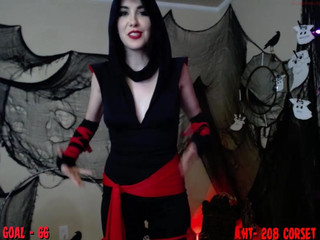 yarroween  Rubs Her Pussy