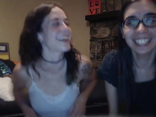 hooper95  chaturbate horny slut fuck her wholes for tokens