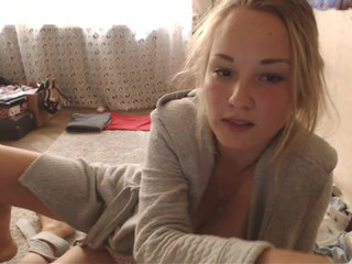 little_umaru  show her HUGE asshole