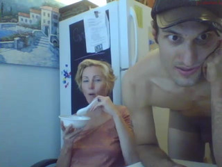 defw00  camgirl onanism show