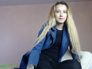 littlewetgf  through my pants