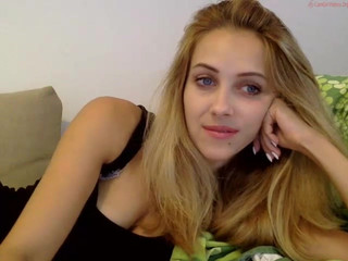 loovely_kitty  dirty speak and nooky her self