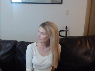 jackplusjill  rubs her pussy