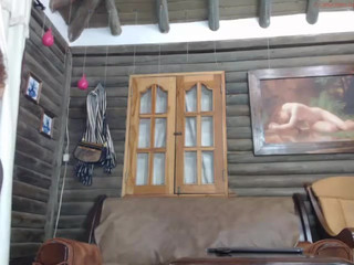 little_izzi  chaturbate hooker show in privat chat